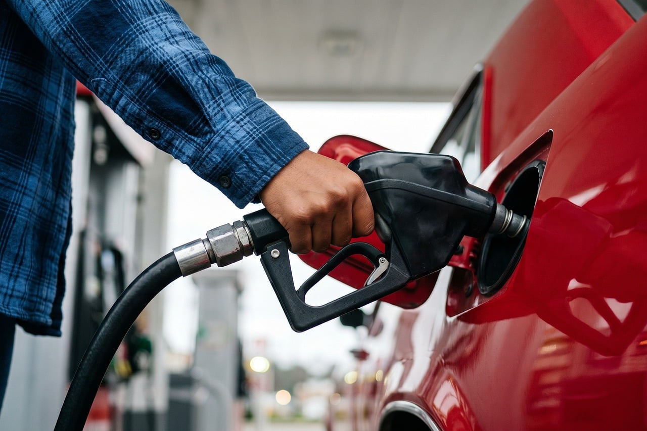 Singapore Households Brace for Higher Oil Prices Amid US-Iran Tensions